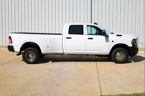 White 2023 RAM 3500 Tradesman 4x4 Crew Cab 8' Box