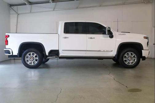 White 2024 Chevrolet Silverado 2500 High Country