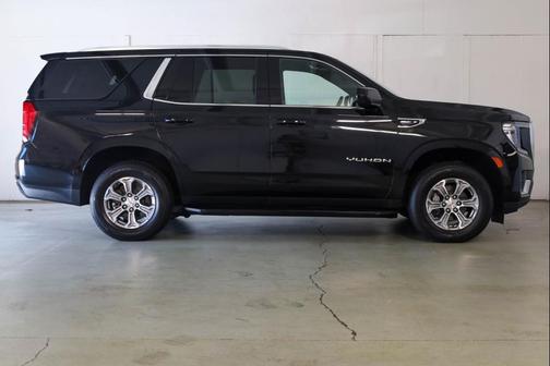 Black 2023 GMC Yukon SLE