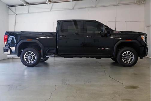Black 2022 GMC Sierra 2500 AT4