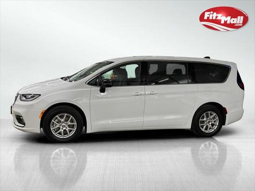 2024 Chrysler Pacifica Touring