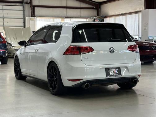 2015 Volkswagen Golf GTI 2.0T SE 2-Door