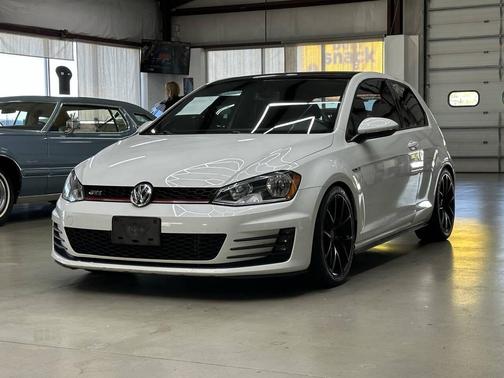2015 Volkswagen Golf GTI 2.0T SE 2-Door