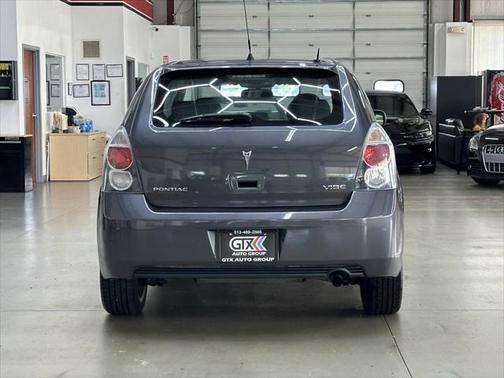 2010 Pontiac Vibe Base