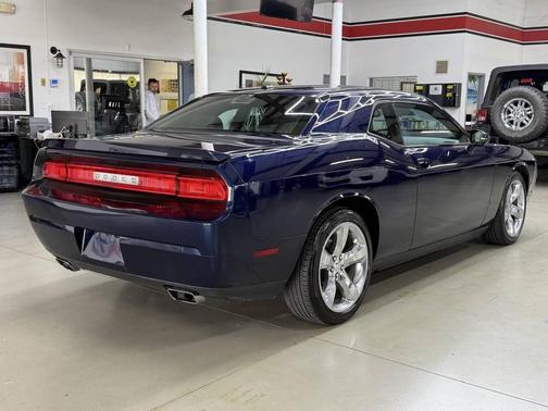 Jazz Blue Pearlcoat 2013 Dodge Challenger SXT