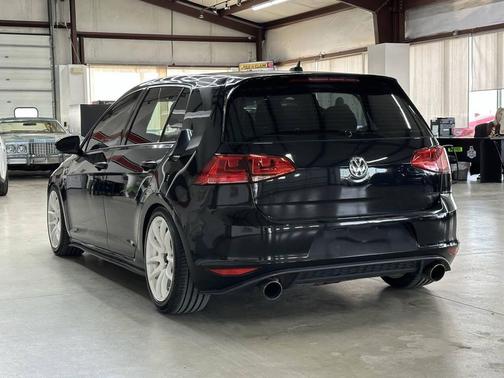 2017 Volkswagen Golf GTI 2.0T S 4-Door