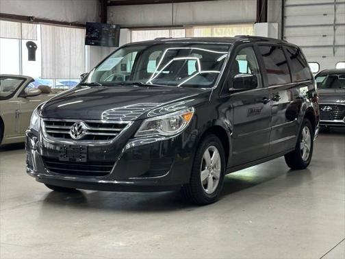 2011 Volkswagen Routan SE