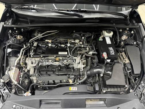 Midnight Black Metallic 2019 Toyota Camry SE