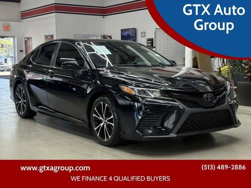 Midnight Black Metallic 2019 Toyota Camry SE