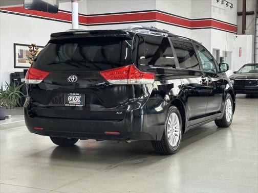 2014 Toyota Sienna XLE