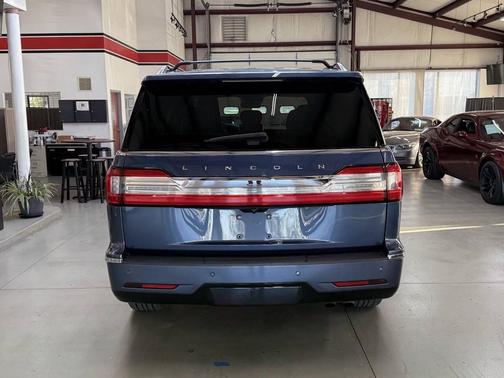BLUE 2019 Lincoln Navigator Reserve