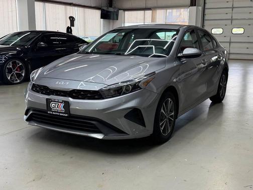 SILVER 2023 Kia Forte LXS