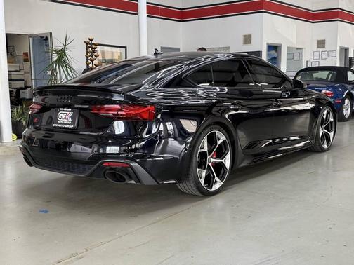 Sebring Black Crystal Effect 2024 Audi RS 5 2.9T