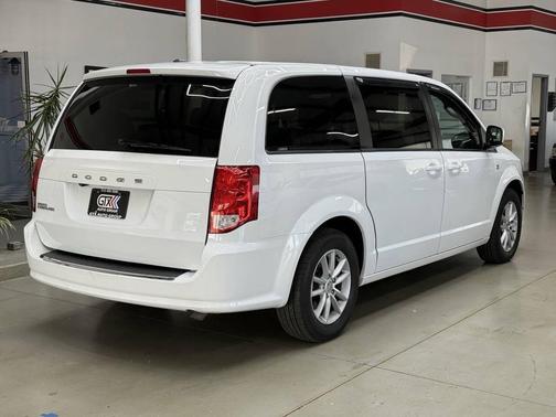 White Knuckle Clearcoat 2019 Dodge Grand Caravan SE