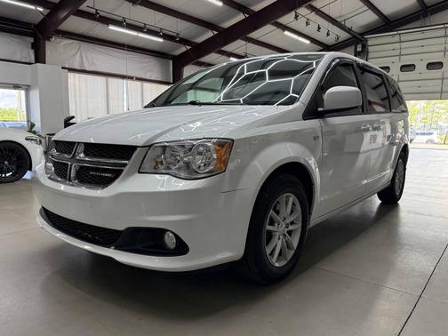 White Knuckle Clearcoat 2019 Dodge Grand Caravan SE