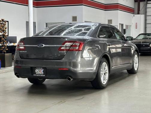 2015 Ford Taurus SE