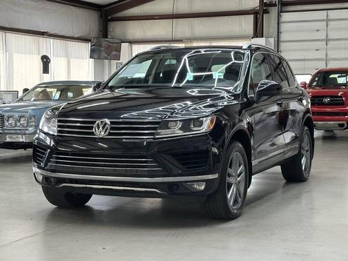 2016 Volkswagen Touareg VR6 Lux