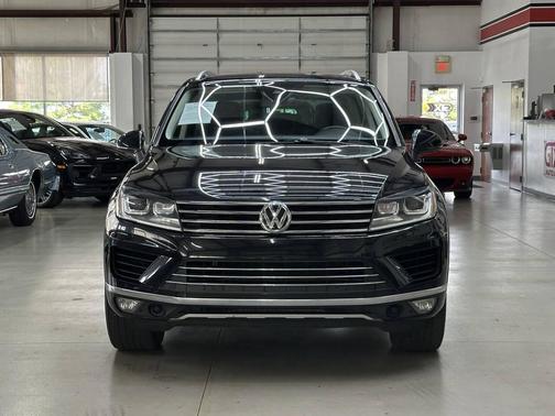 2016 Volkswagen Touareg VR6 Lux