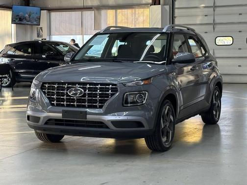 2022 Hyundai VENUE SEL