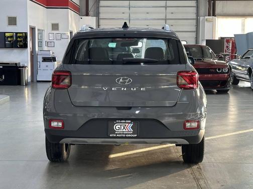 2022 Hyundai VENUE SEL
