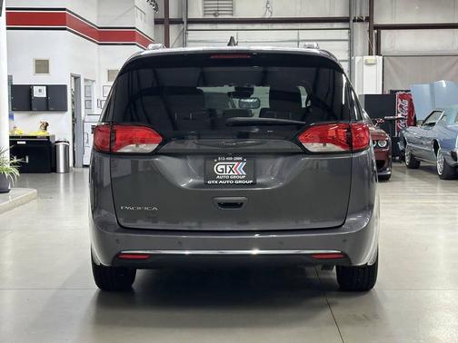 2020 Chrysler Pacifica Touring-L Plus