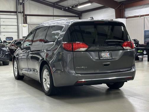 2020 Chrysler Pacifica Touring-L Plus