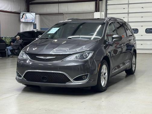 2020 Chrysler Pacifica Touring-L Plus