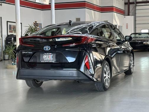 2021 Toyota Prius Prime LE