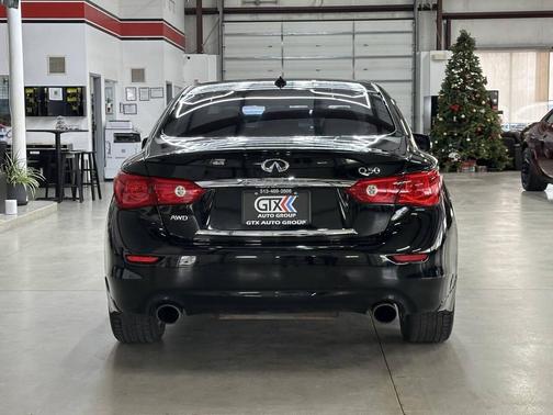 2015 INFINITI Q50 Base