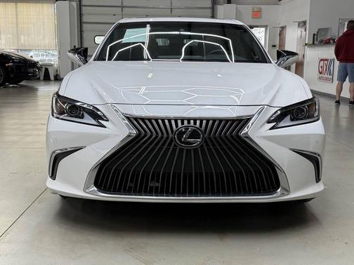 Eminent White Pearl 2019 Lexus ES 350 Base