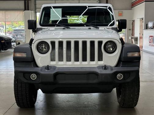 Bright White Clearcoat 2018 Jeep Wrangler Unlimited Sport