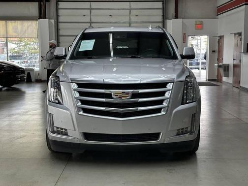 2016 Cadillac Escalade ESV Luxury