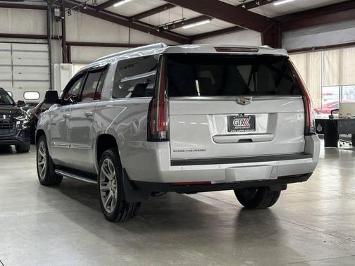 2016 Cadillac Escalade ESV Luxury