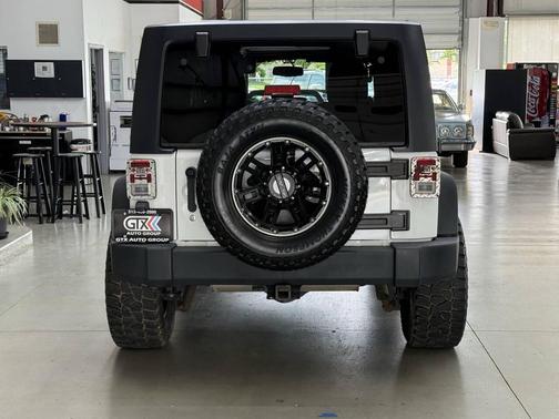 Bright White Clearcoat 2014 Jeep Wrangler Unlimited Sport