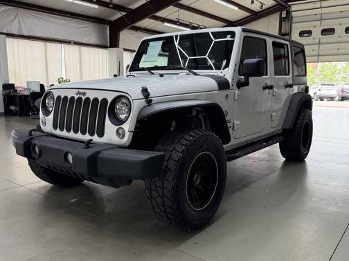 Bright White Clearcoat 2014 Jeep Wrangler Unlimited Sport