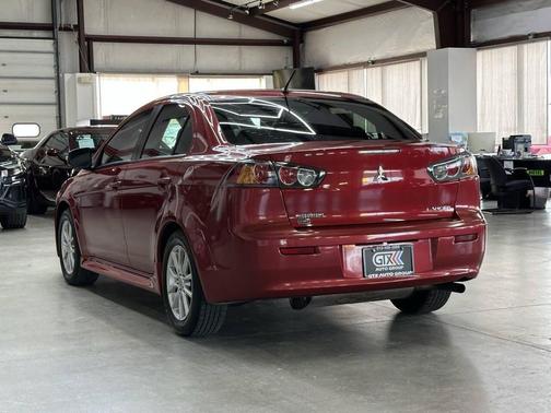 2016 Mitsubishi Lancer SE