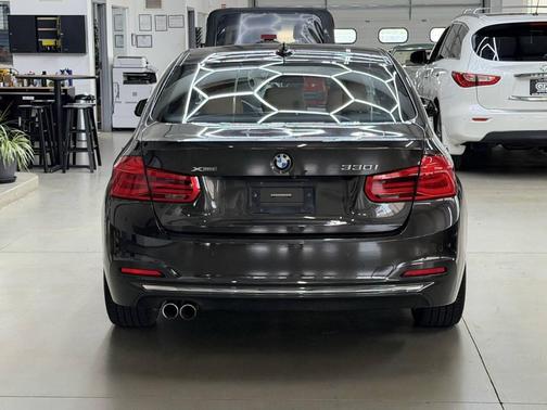 Mineral Gray Metallic 2018 BMW 330 xDrive