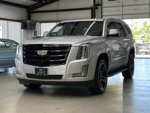 2019 Cadillac Escalade Luxury