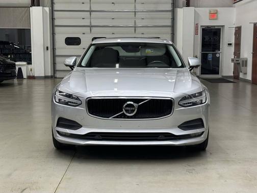 2018 Volvo S90 T5 Momentum