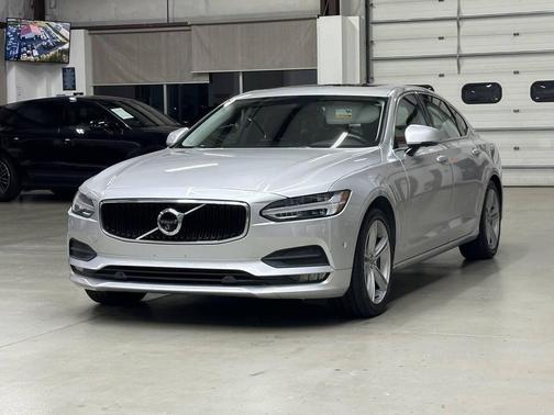 2018 Volvo S90 T5 Momentum