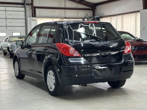 2011 Nissan Versa 1.8 S