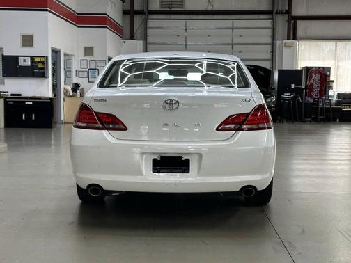 2009 Toyota Avalon XL