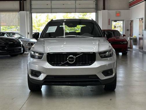 2019 Volvo XC40 T5 R-Design