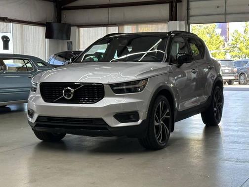 2019 Volvo XC40 T5 R-Design