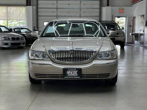 2004 Lincoln Town Car Signature