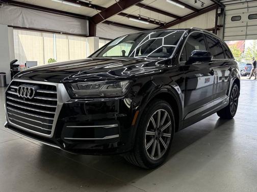 BLACK 2018 Audi Q7 3.0T Premium Plus