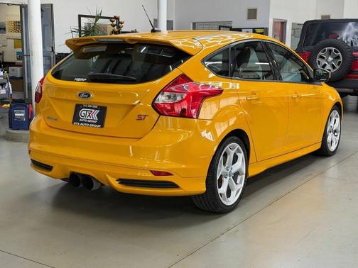 Tangerine Scream Tri-Coat 2013 Ford Focus ST