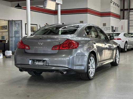 2010 INFINITI G37x Base