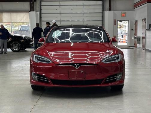 2020 Tesla Model S 
