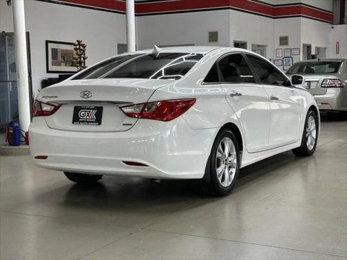 2011 Hyundai SONATA Limited